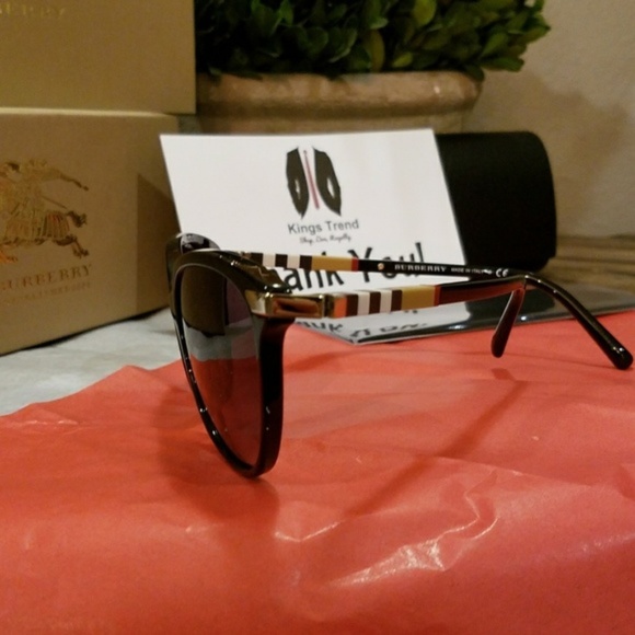 NWT Womens Gray Gradient Burberry Sunglasses